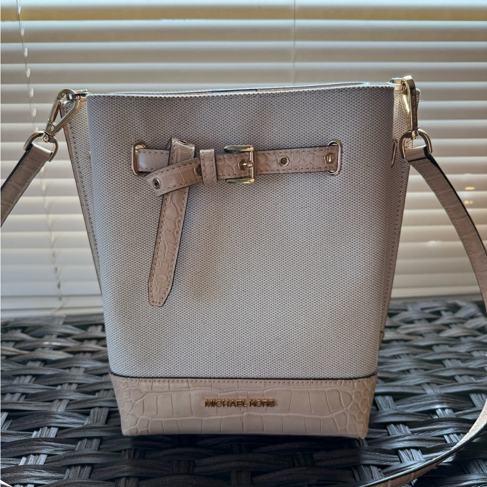 Michael Kors Beige and Tan Shoulder Bag